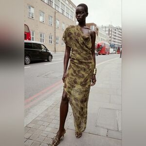 NWT SIZE MEDIUM ASYMMETRIC PRINTED MIDI DRESS MULTICOLORED 8238/516/330 ZARA